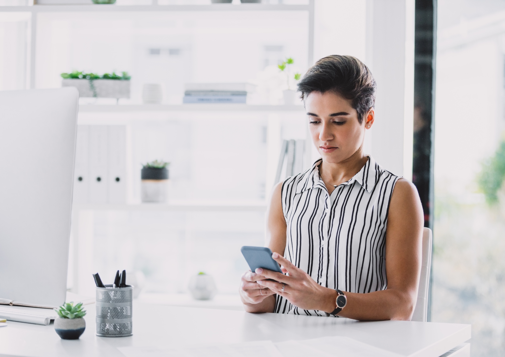 Obligation d’enregistrement du temps de travail en 2027. Pointeuse biométrique et RGPD